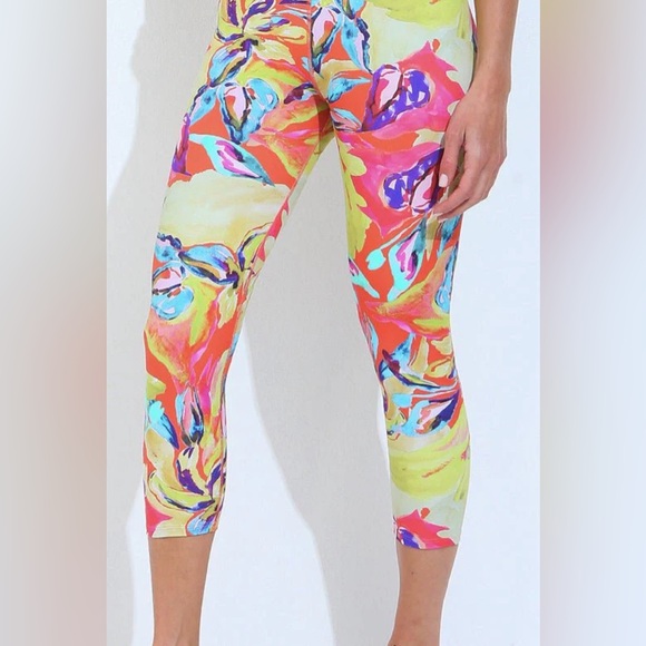 Dona Jo Capri - Picture 1 of 6